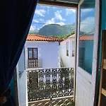 Albergue The Pink House
