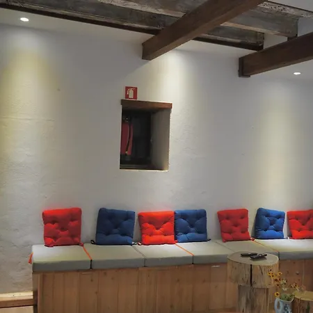 Hostal The Pink House *