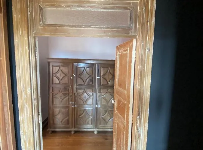 The Pink House Hostel *