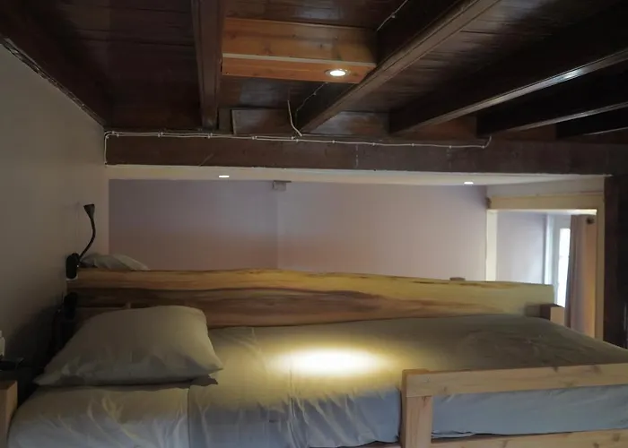 Hostel The Pink House *