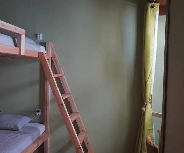 بيت شباب The Pink House Faja Grande