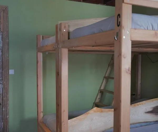 Hostel The Pink House *