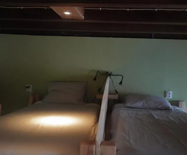 بيت شباب The Pink House Faja Grande