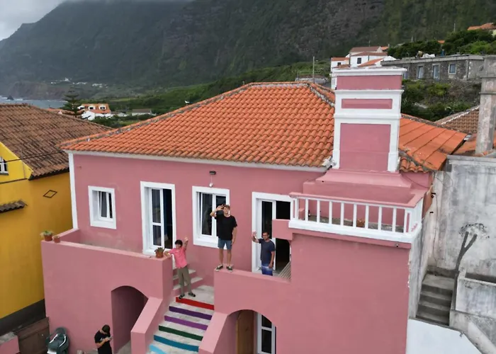 Hostel The Pink House *