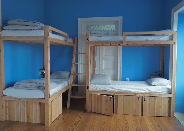 The Pink House Hostel *