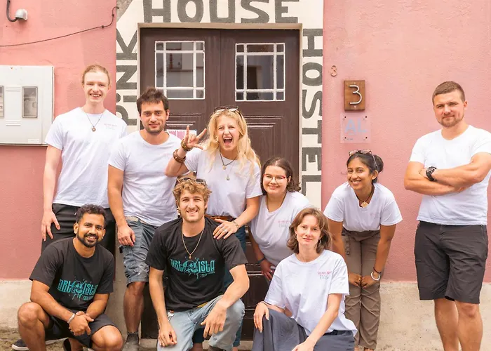 Hostel The Pink House *